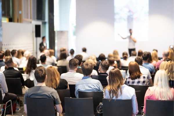 Preparación, Práctica y Presentación: Claves para Iniciarse en Oratoria